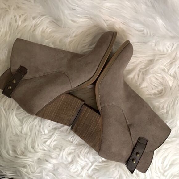 🍁SALE $14🍁 TREASURE & Bond Ankle bootie stacked heels zip closure suede sz 6 - Picture 5 of 9